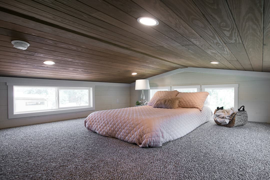Sipsey interior home features