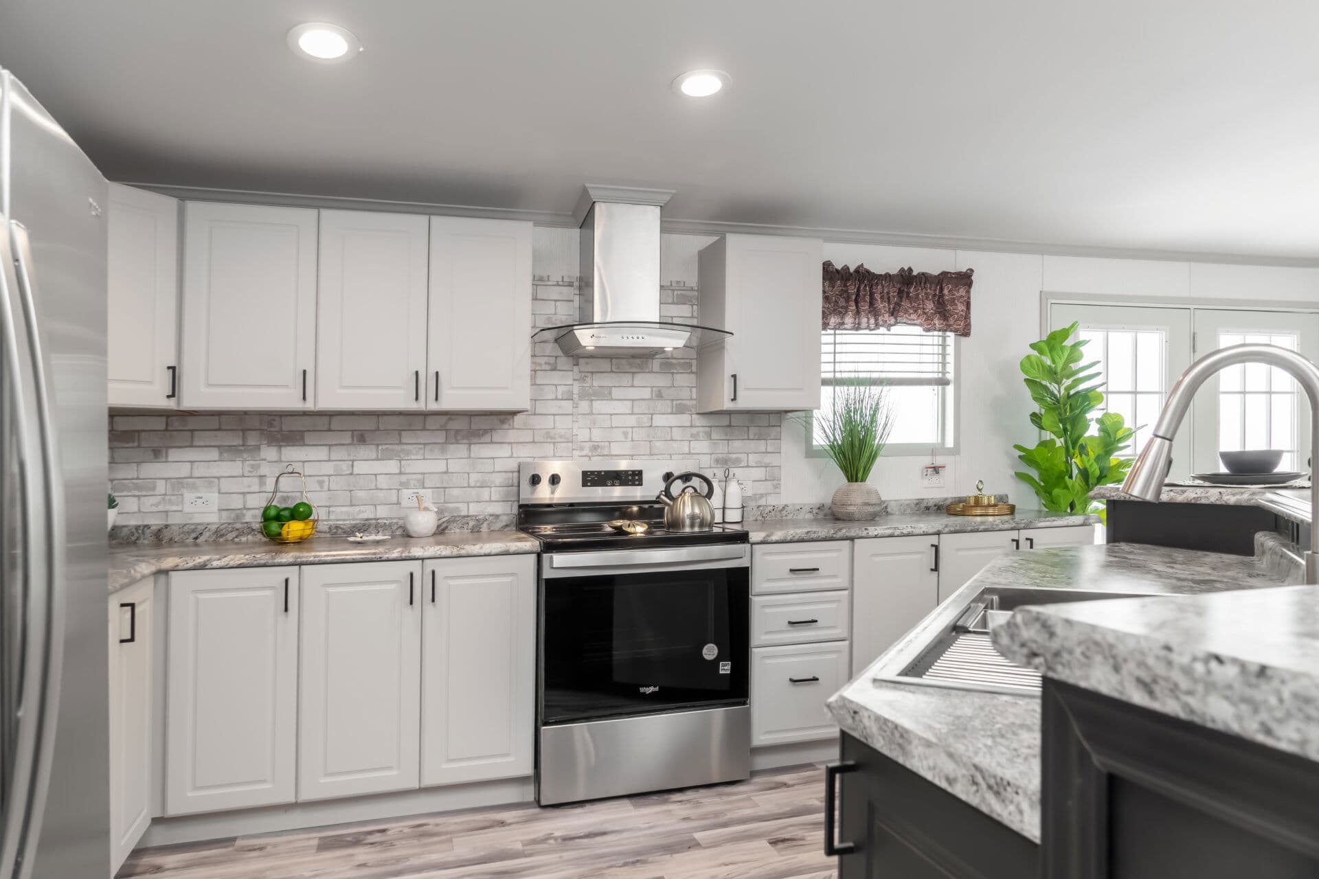 Doublewide h-32×56-42a kitchen home features