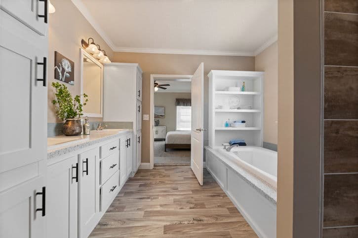 Timberview 32663e bathroom home features