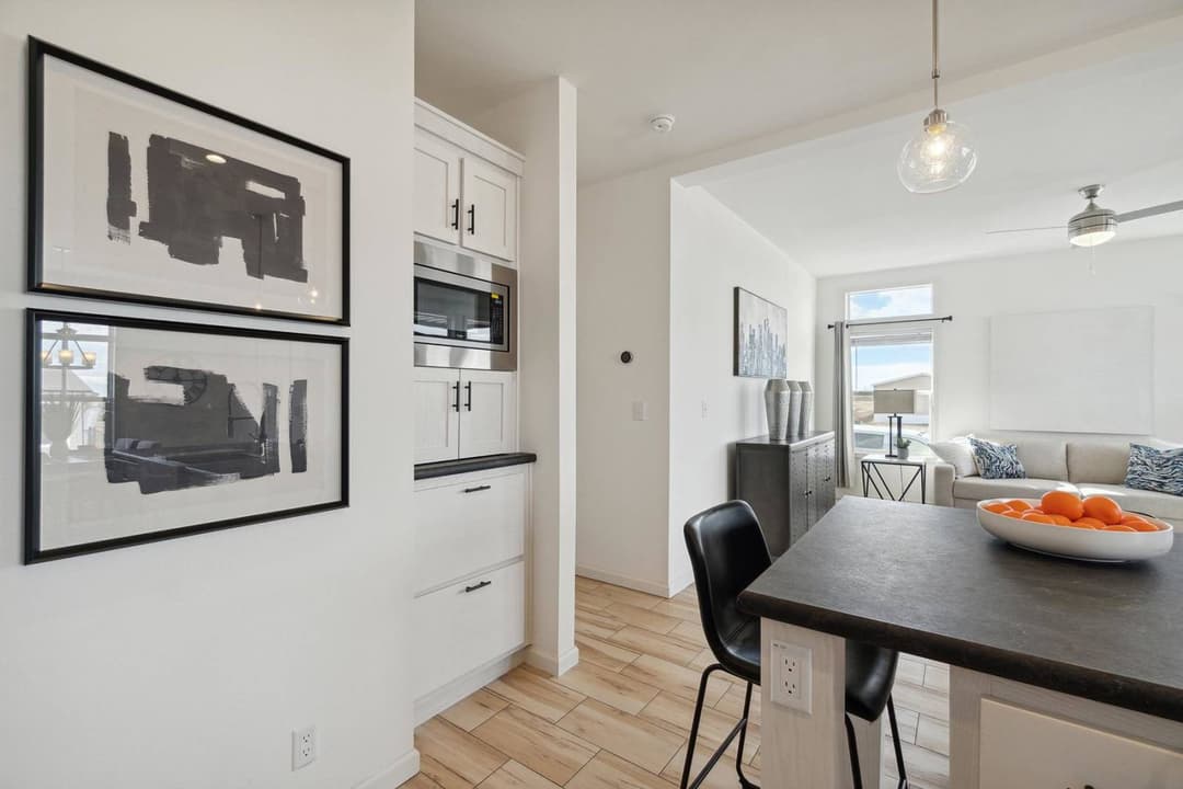 Nova-l interior home features