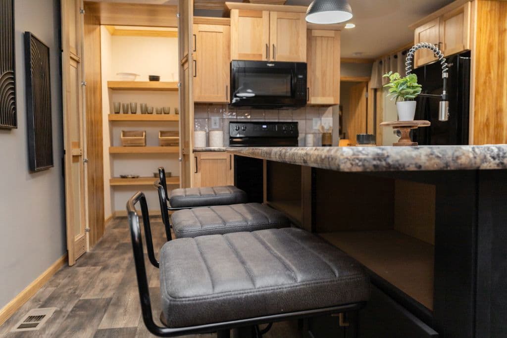 1w1407-v kitchen home features