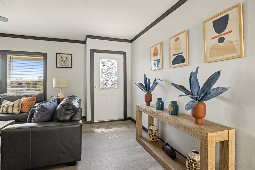 Pecan valley  28603p interior home features