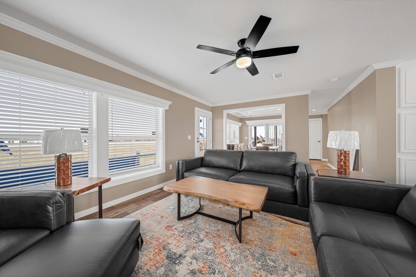 Sapphire 28663a interior home features