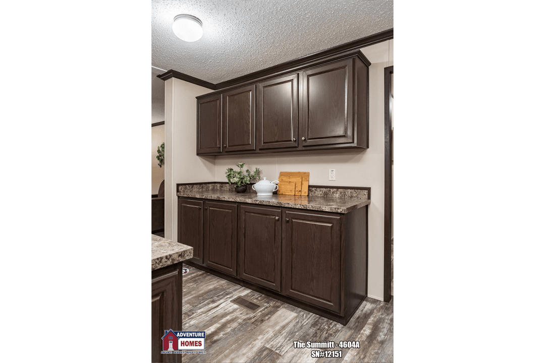 Summitt | 4604a kitchen home features