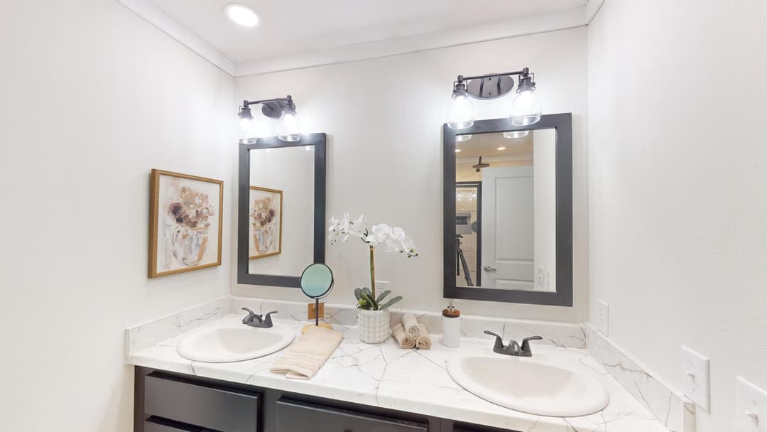 Chc3264-200 bathroom home features