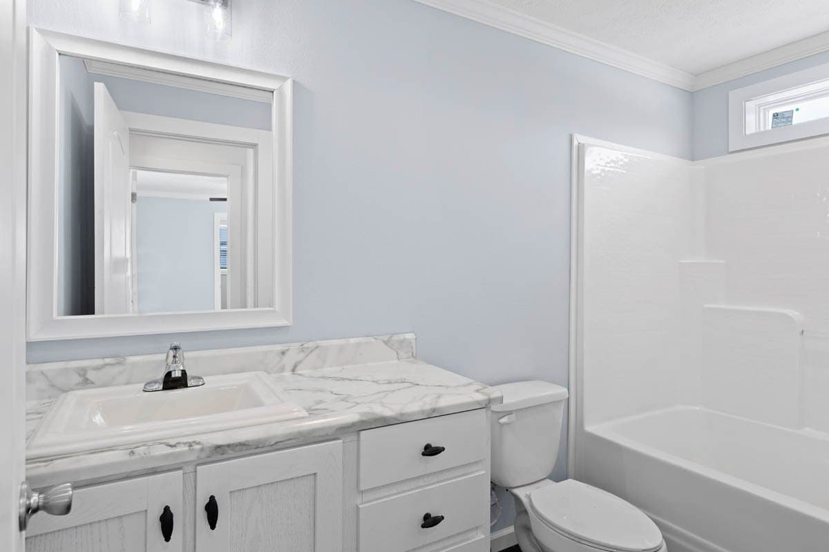 Venice bathroom home features