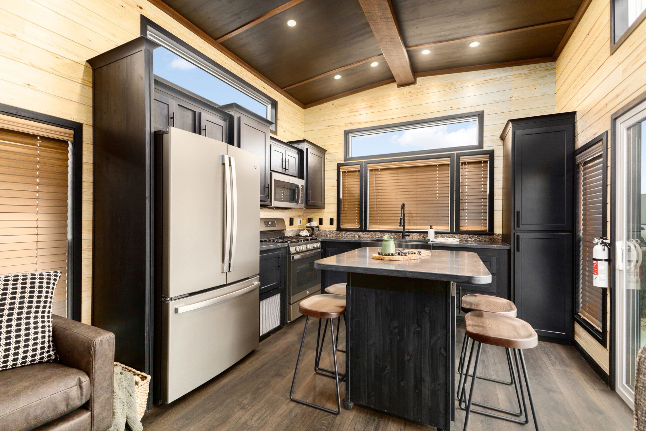 Eldorado 9001 kitchen home features