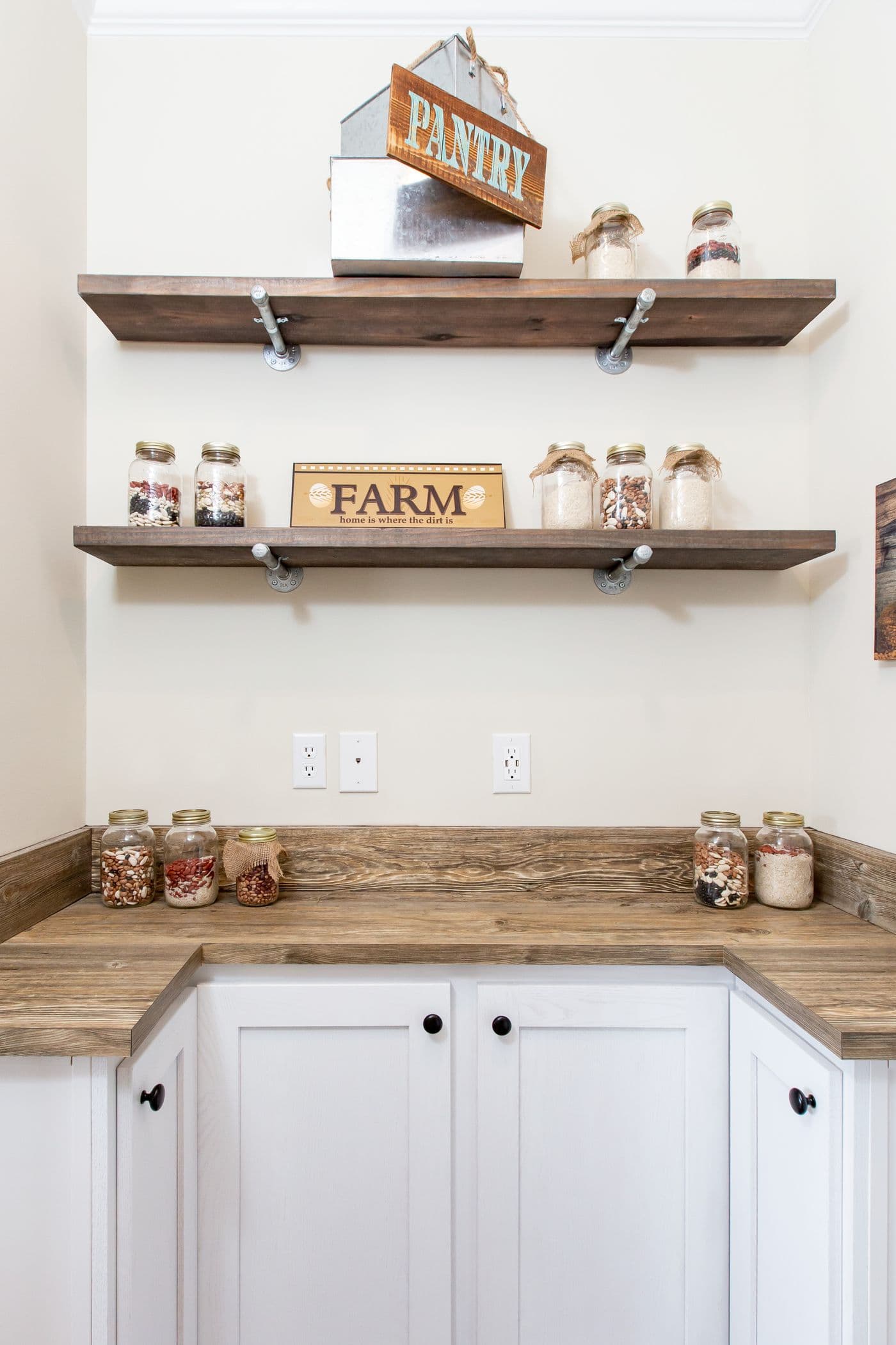 Southern charm 3br interior home features