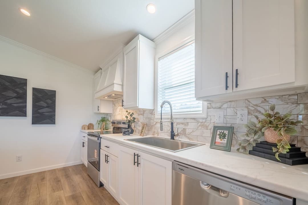 Innovation 5442h - the cypress creek kitchen home features