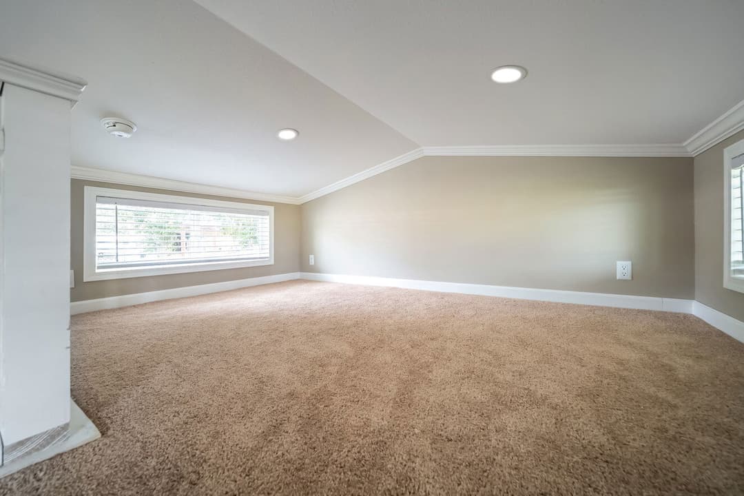 Eagle 11351g interior home features