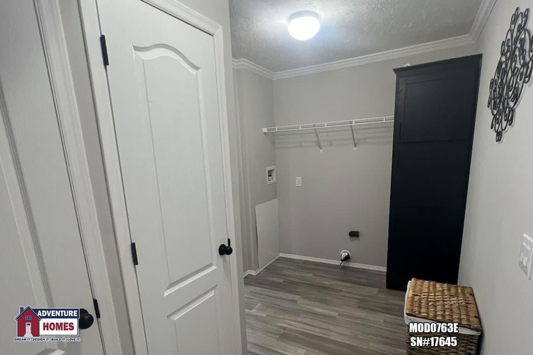 Mod0763e interior home features