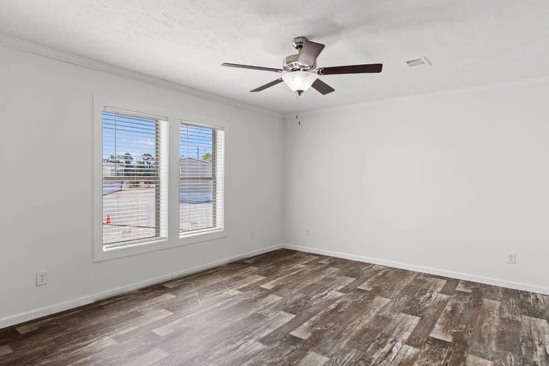 Mchann bedroom home features