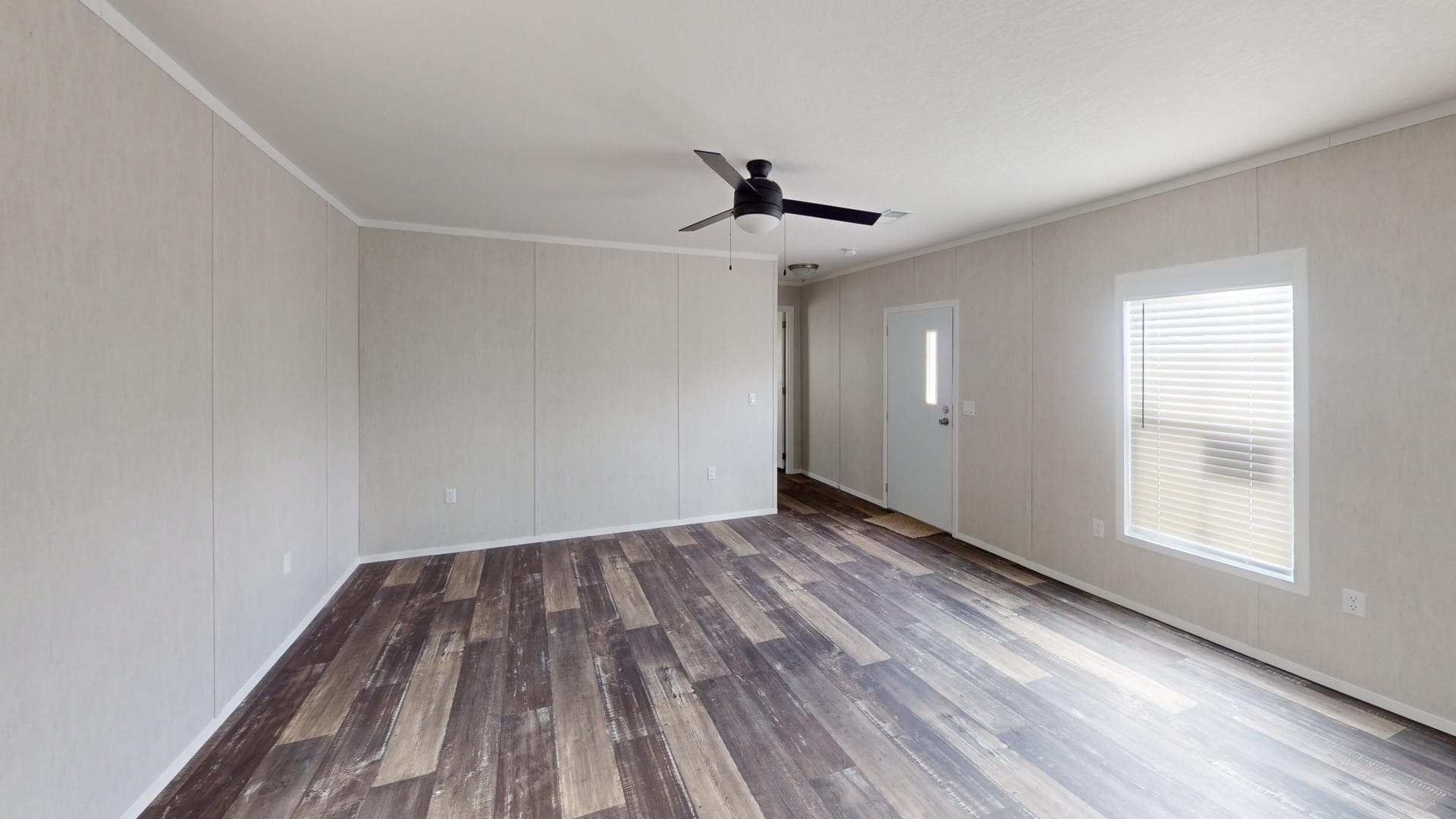 Arc1664-7005 interior home features