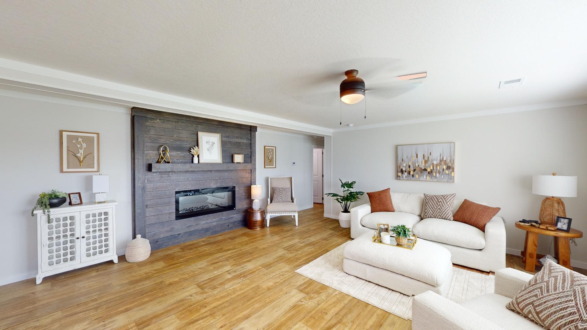 Chc3264-200 hero and interior home features