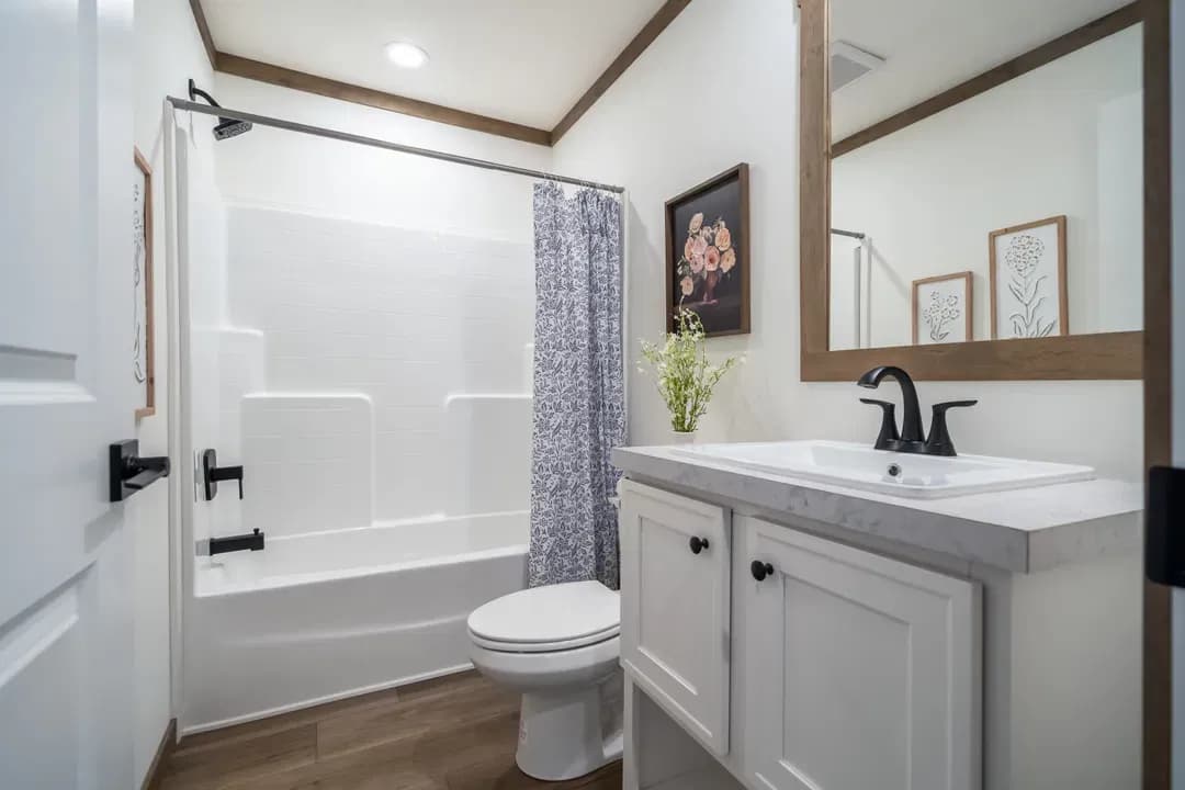 The lizzie bathroom home features