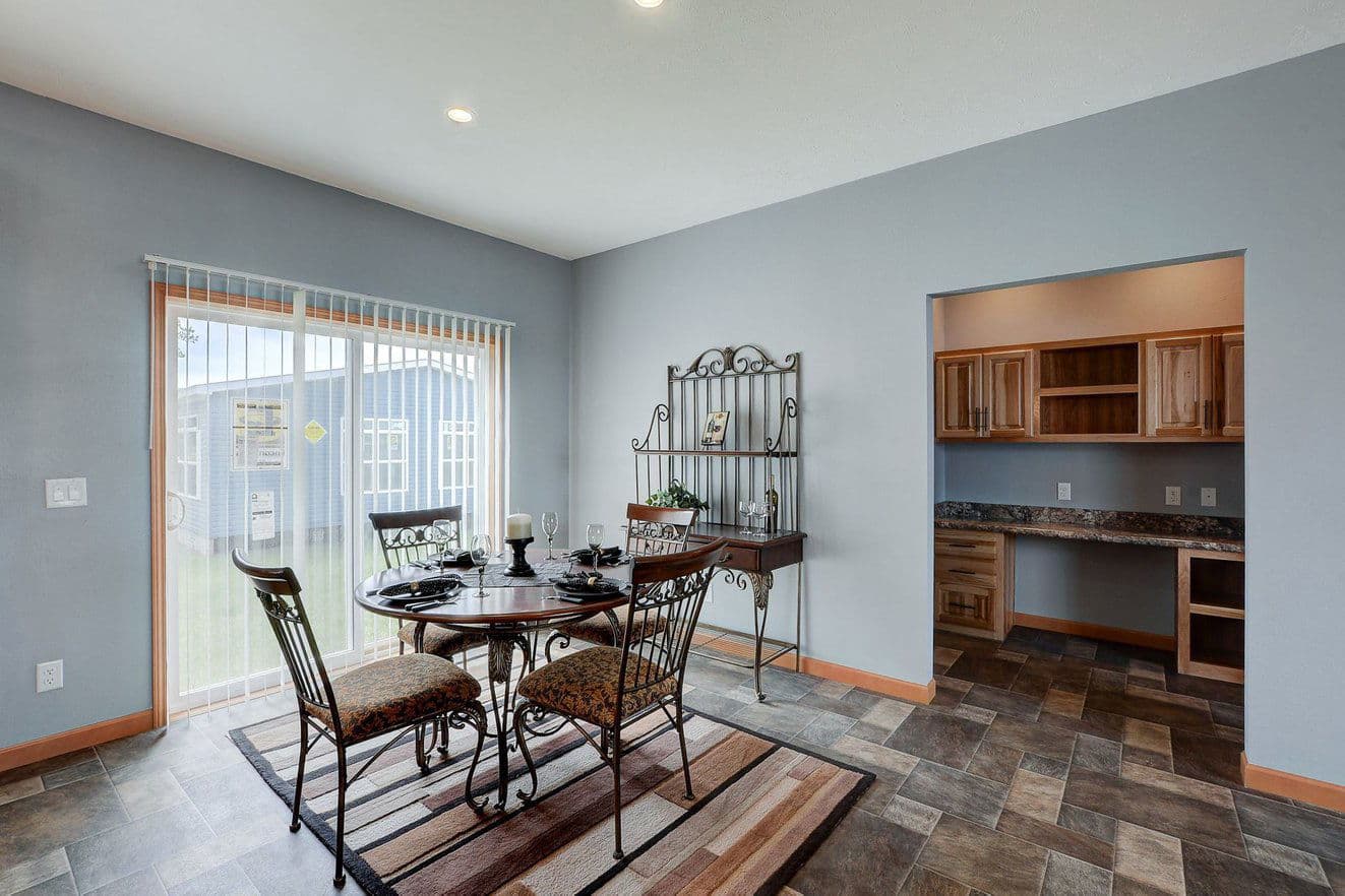 The forest heights 185003 interior home features