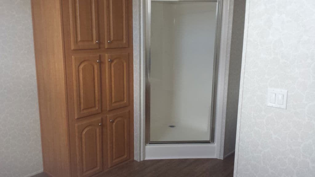 Alex jr 2860 bathroom home features