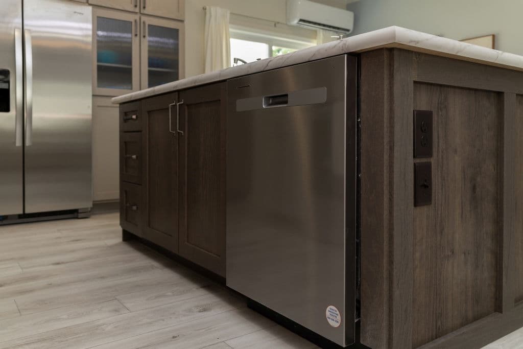 Limited 3 28563b kitchen home features