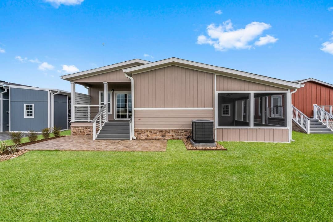 Innovation 2860s exterior home features