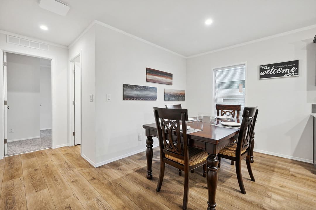 Millcreek 4400-6 interior home features