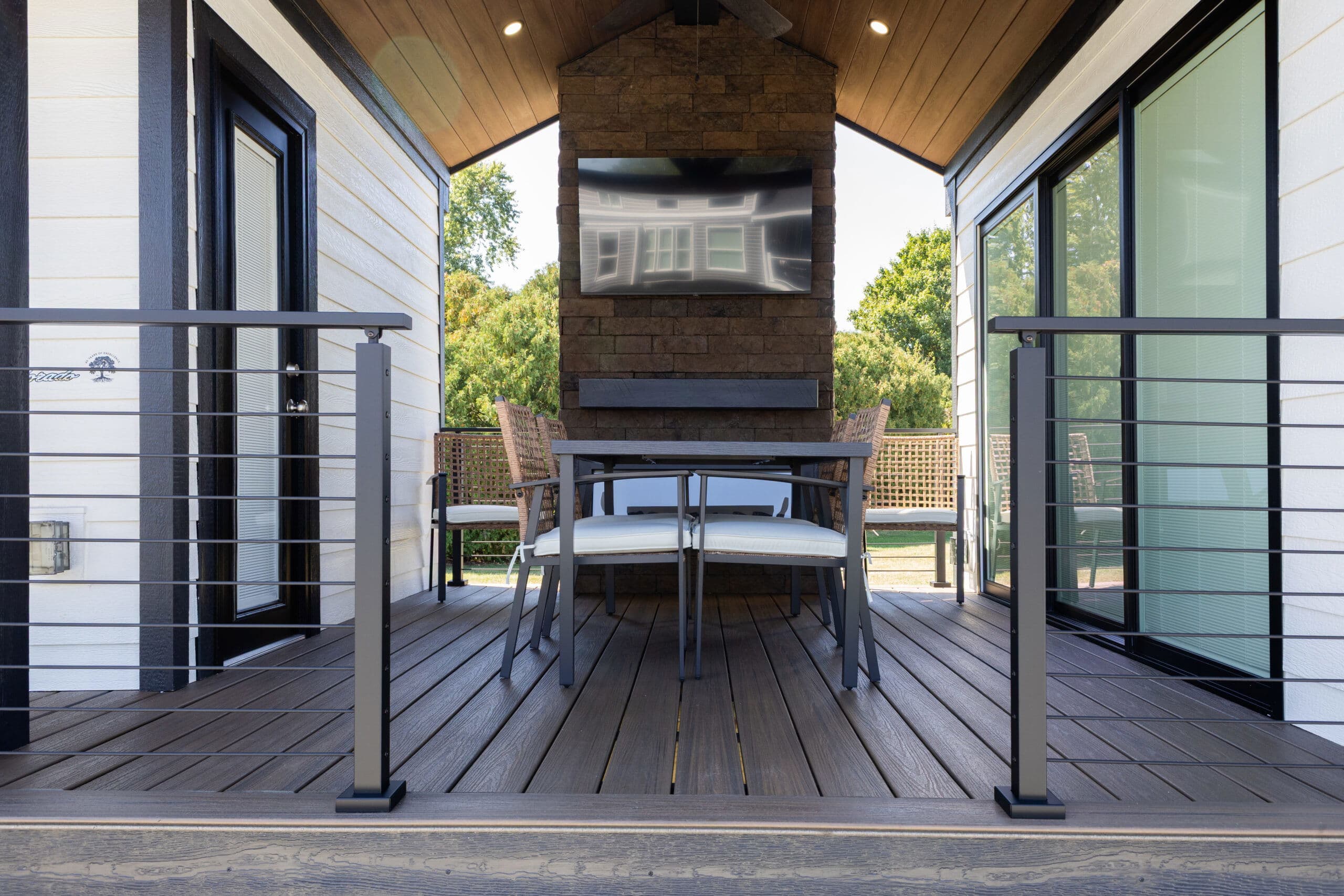 Eldorado 9101 exterior home features