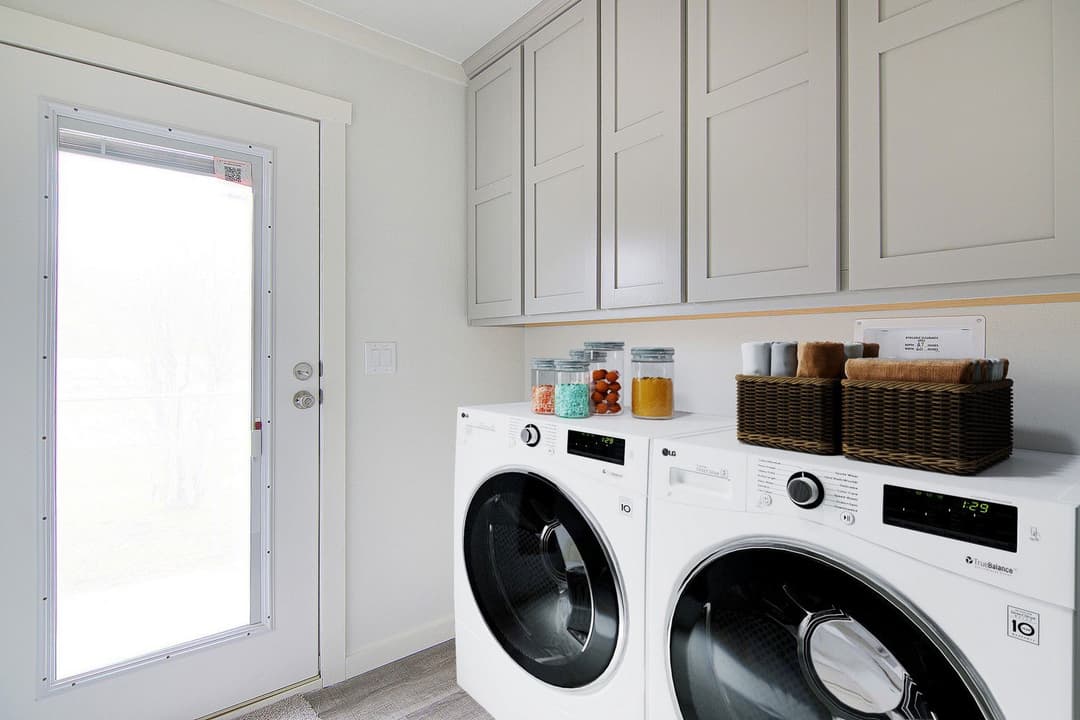 The great divide s58-68m interior home features