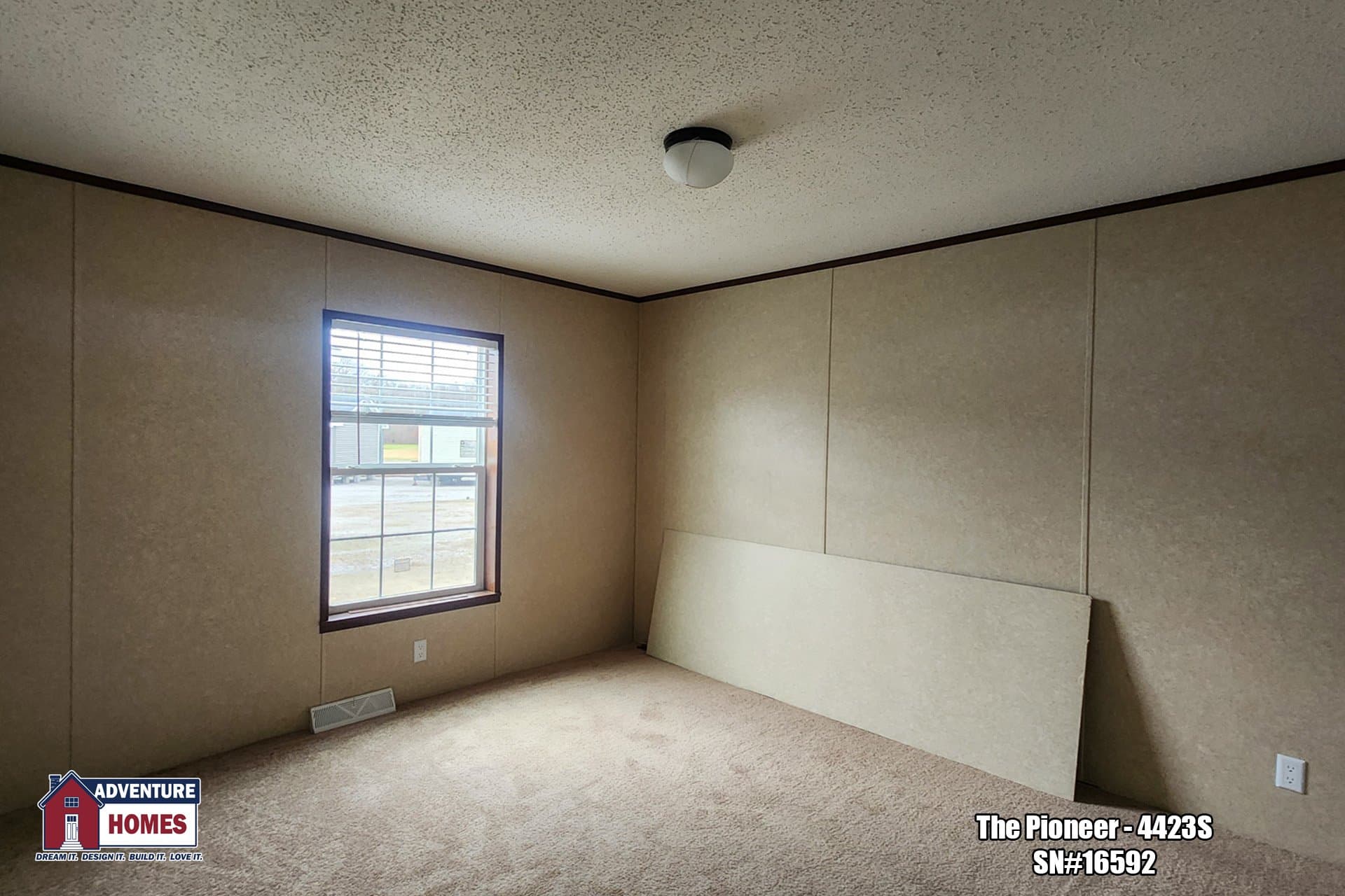 Pioneer | 4423s bedroom home features