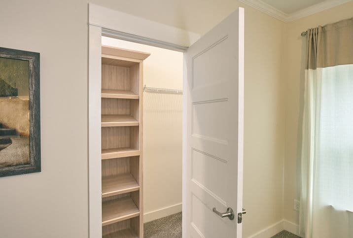 Wellsworth 42553a interior home features