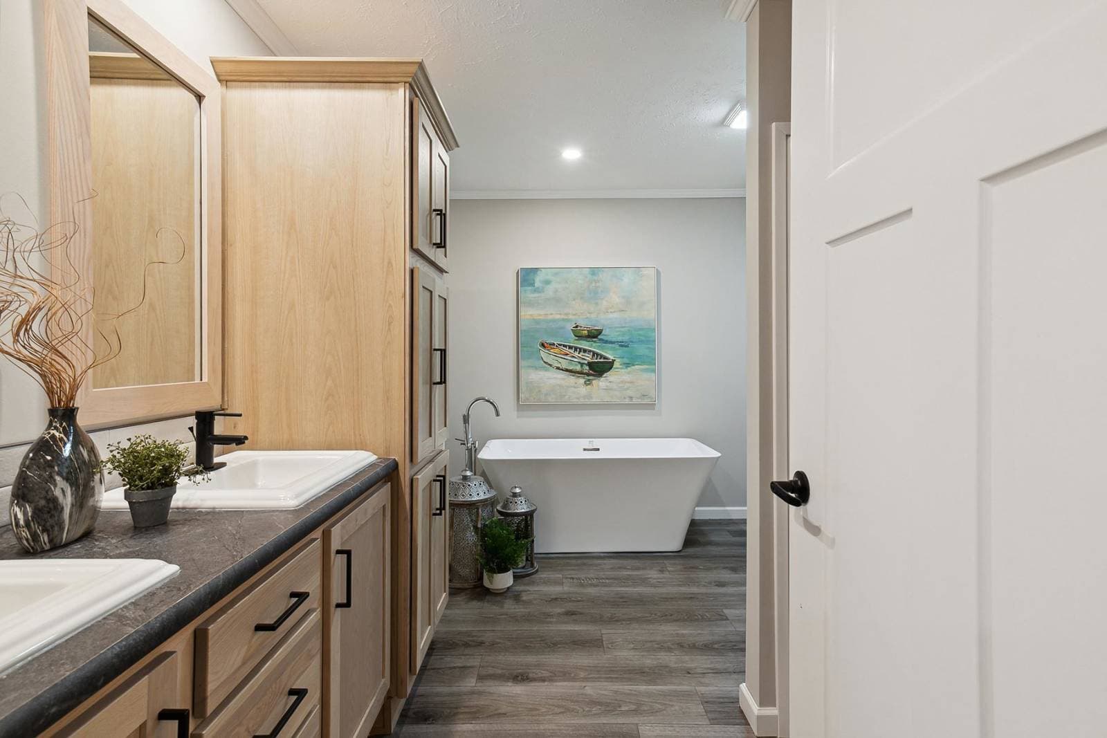 N620 bathroom home features