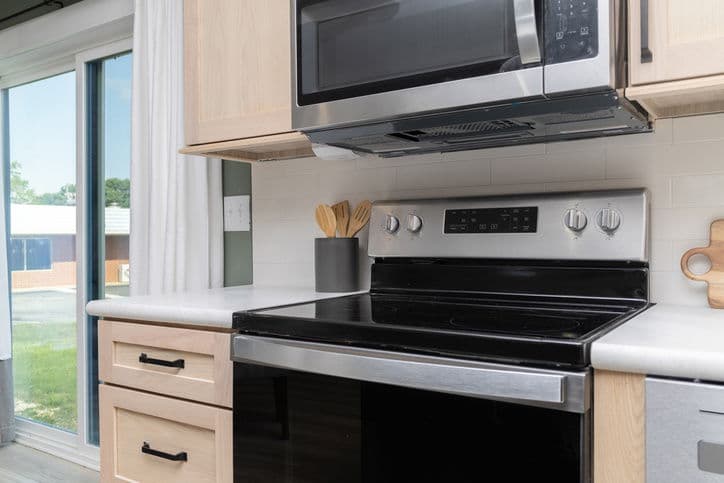 Meadowbrook 32361a kitchen home features