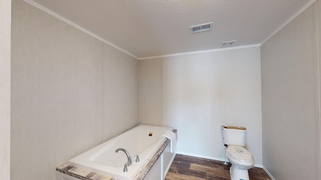 Arc3280-7501 bathroom home features