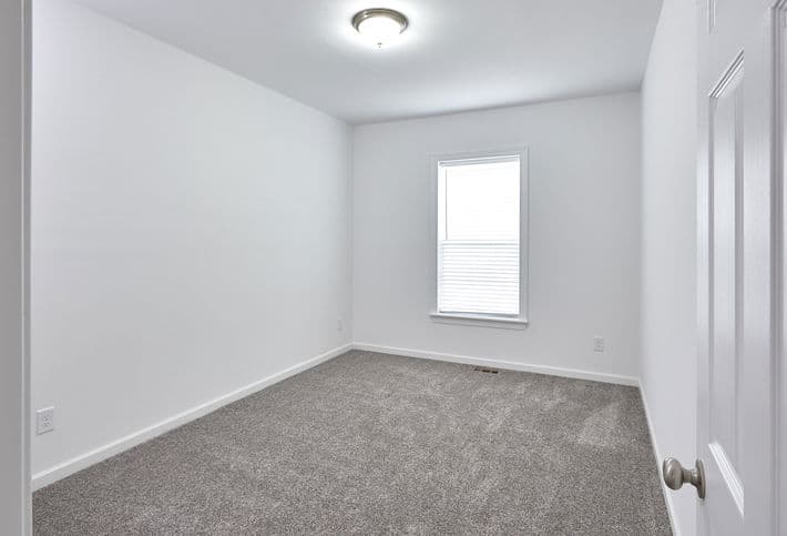 Elite 2.2 32763c bedroom home features