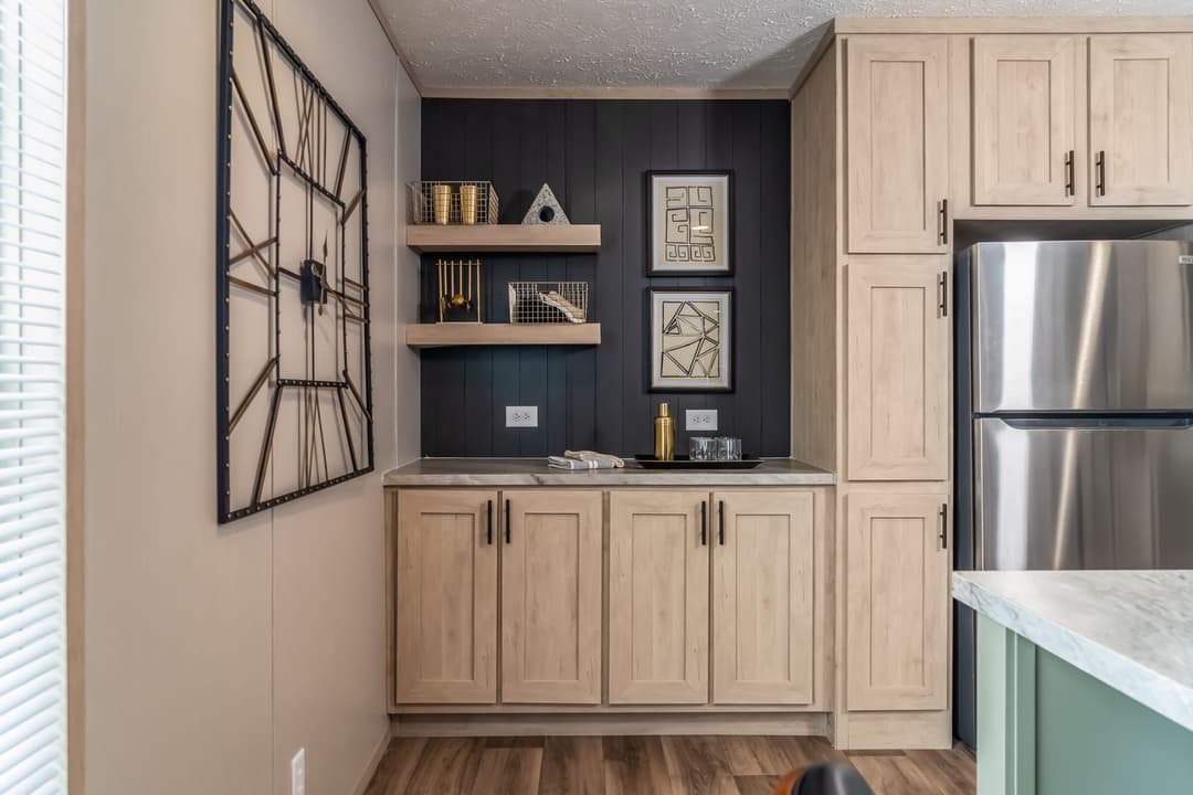 Rainier kitchen home features