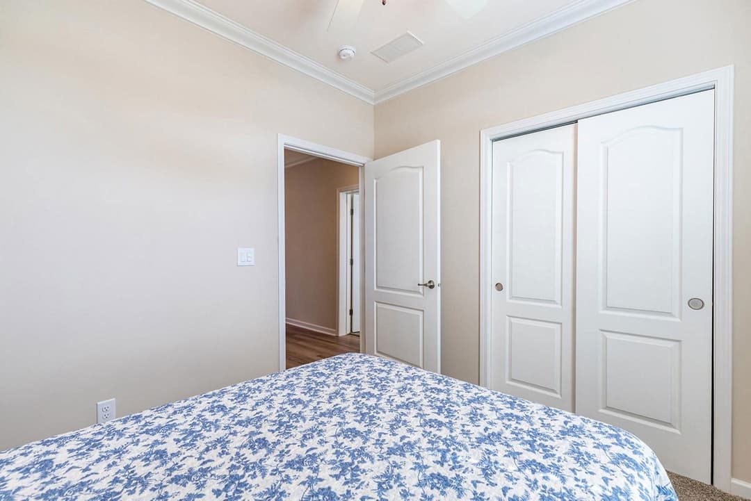 Silver springs 5035 bedroom home features