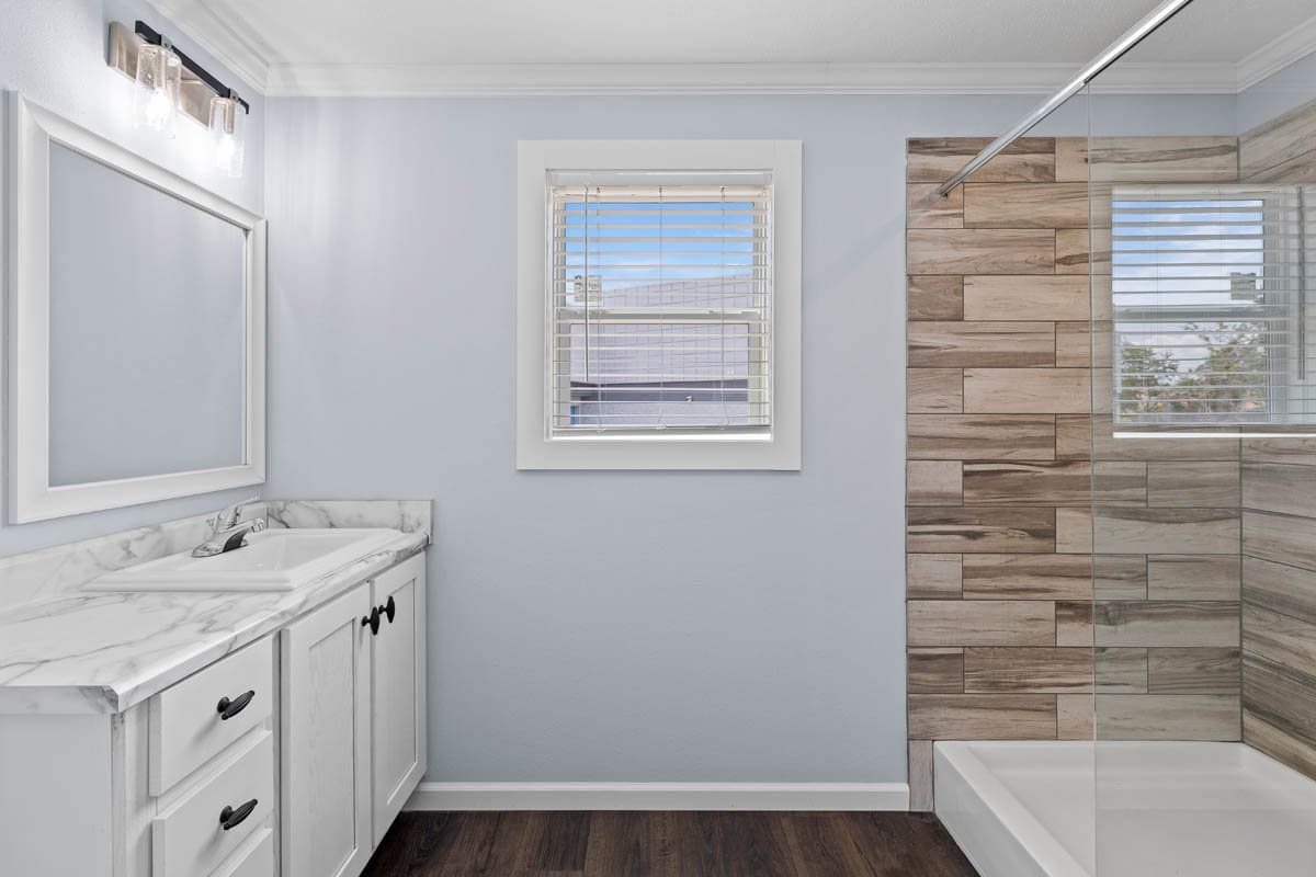 Venice bathroom home features