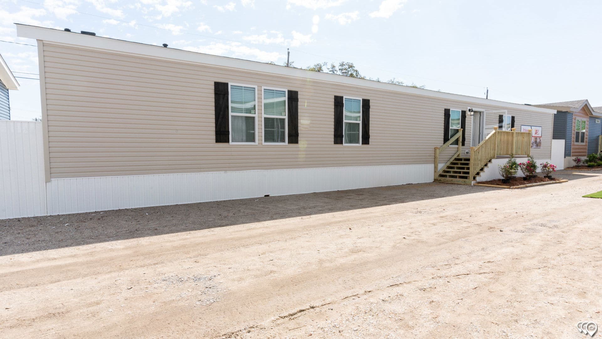 Arc1680-8012 elevation and exterior home features