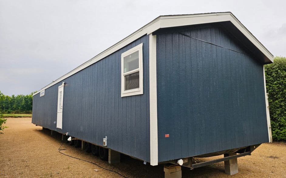 Baguette d62e elevation and exterior home features