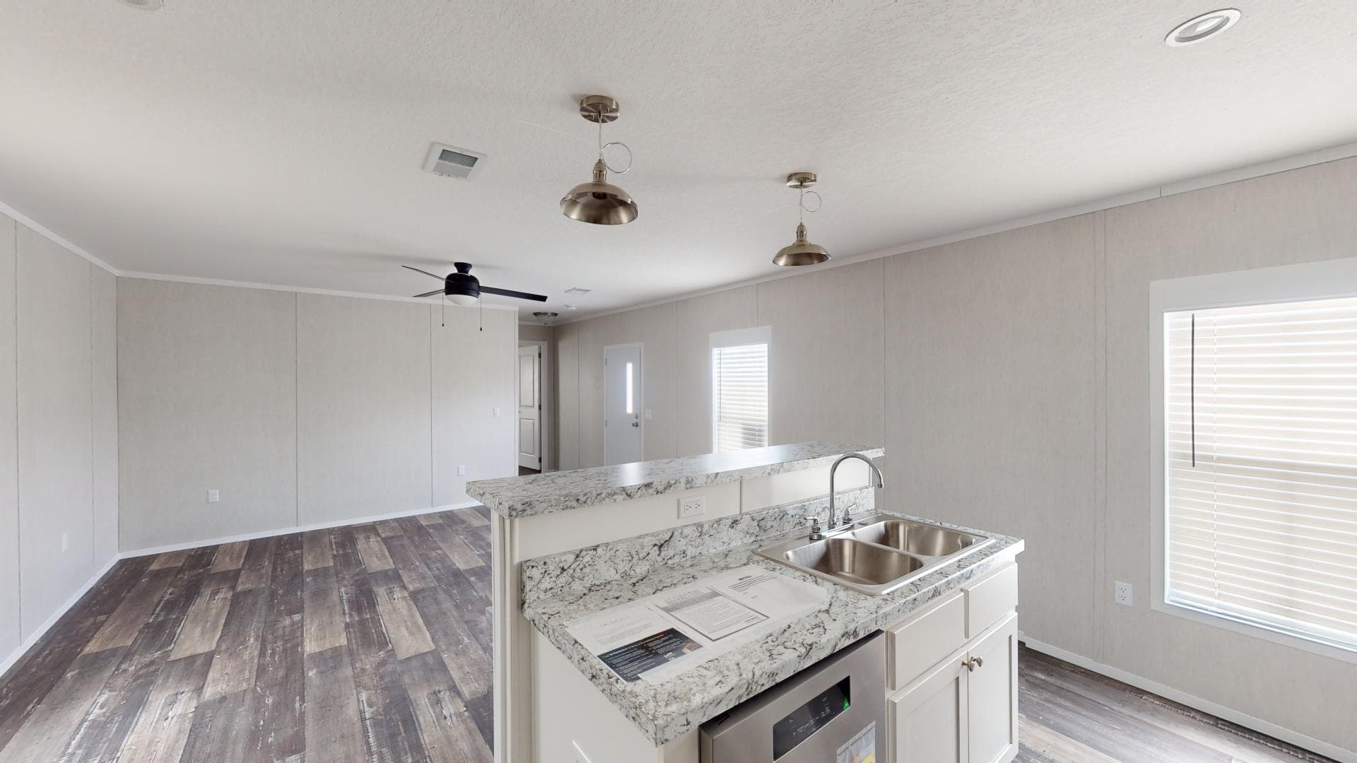 Arc1664-7005 kitchen home features