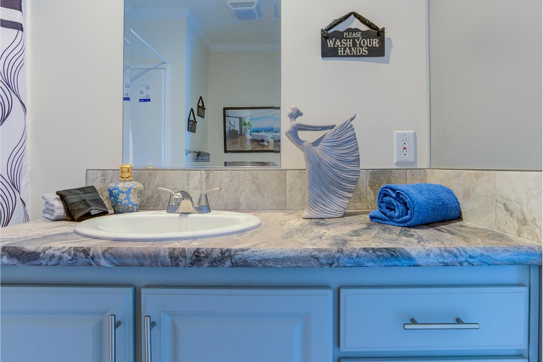 Spectra rh7100 bathroom home features