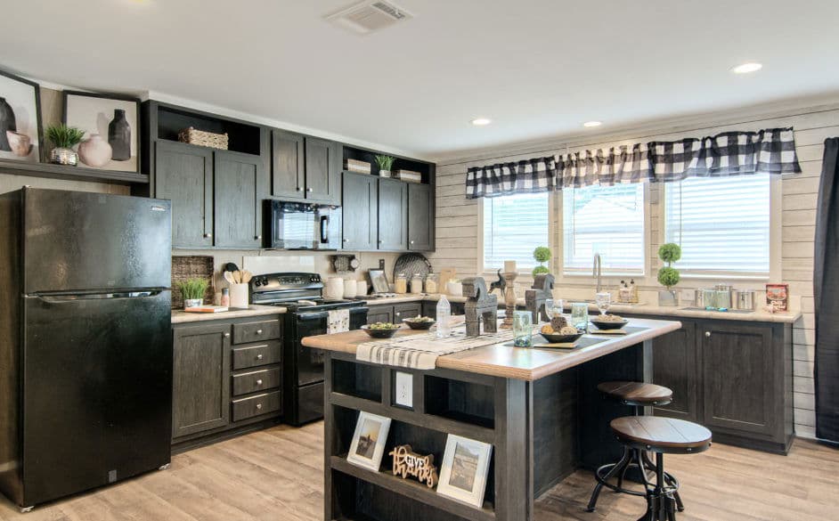 Bandera 3356 kitchen home features