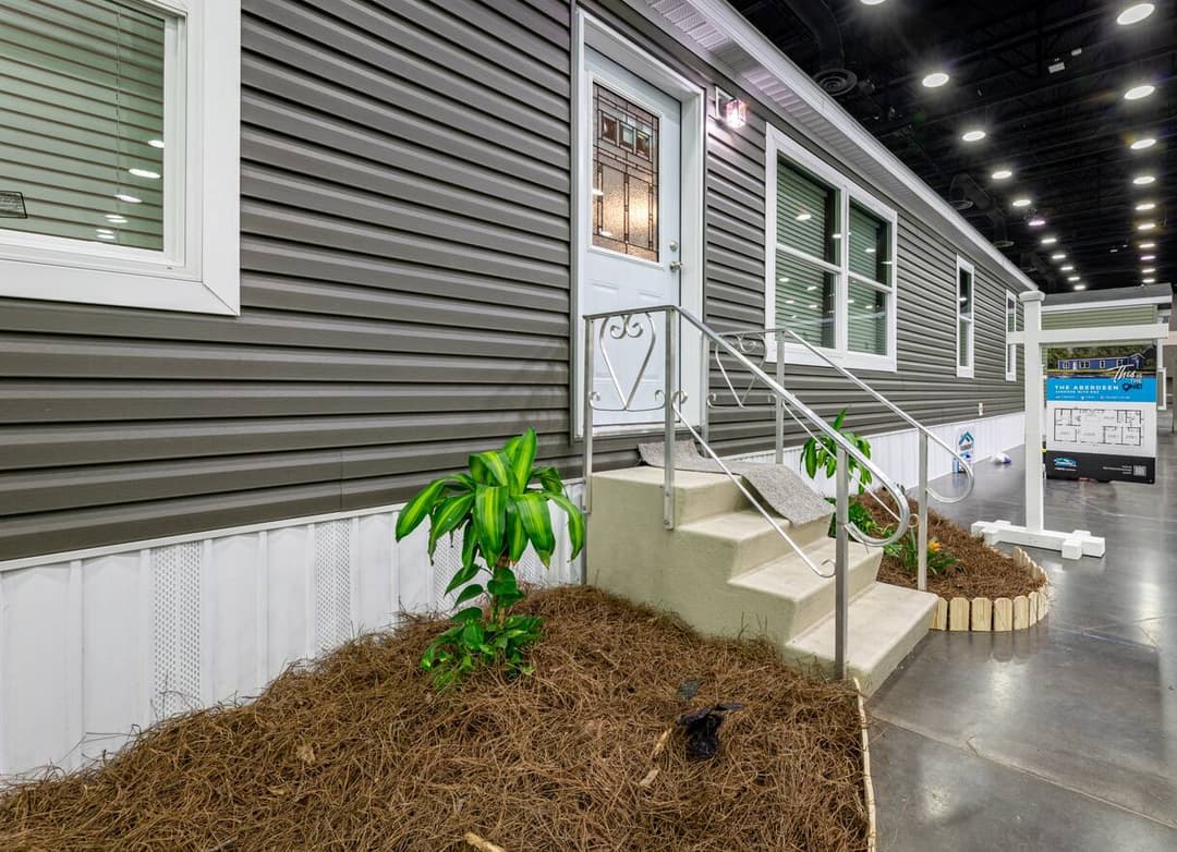 Aberdeen 24031 exterior home features