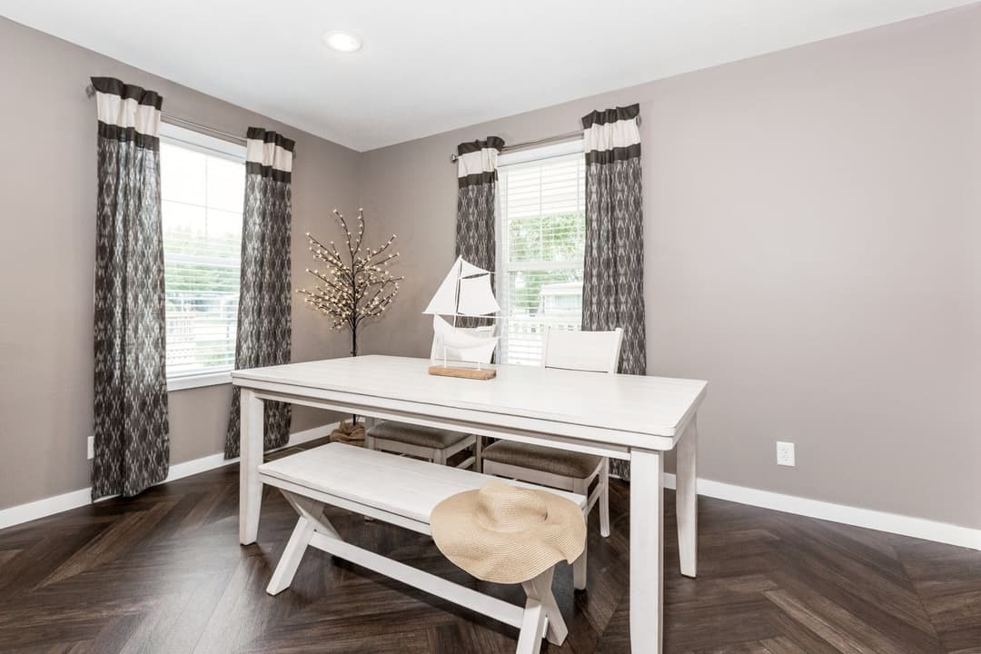 Center st interior home features