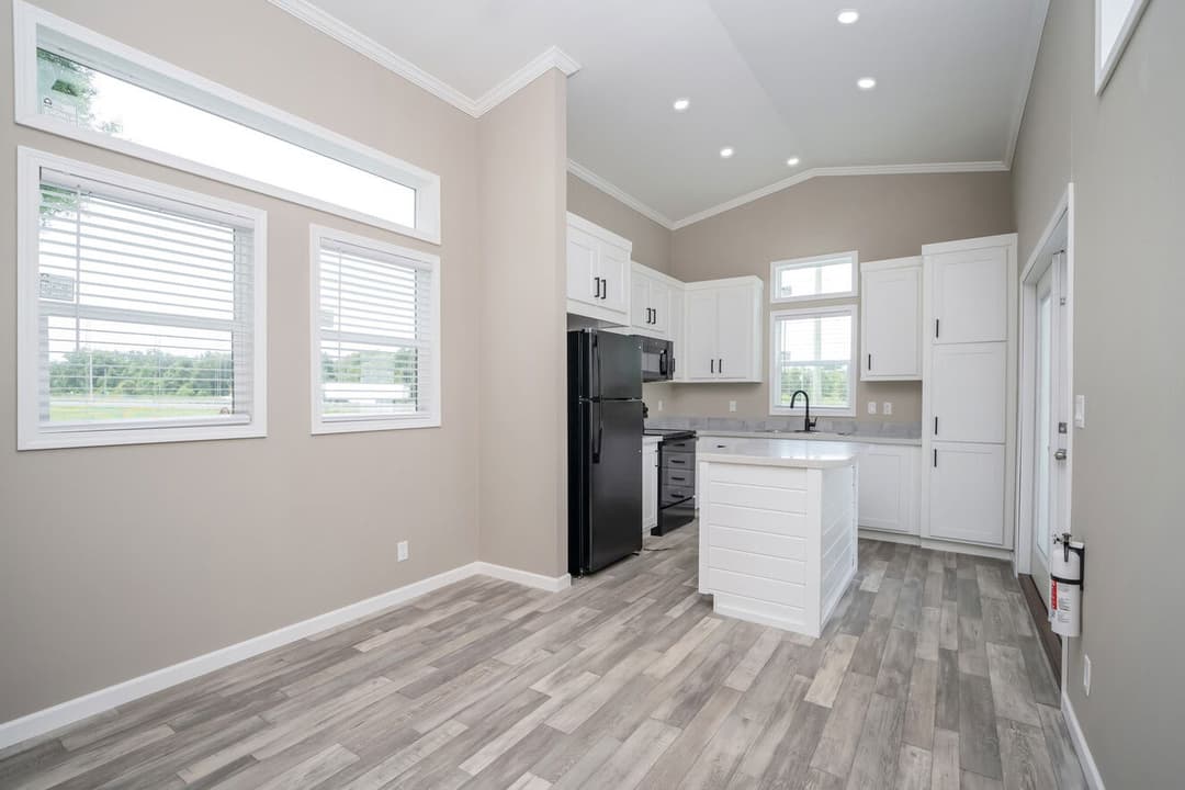 Eagle 11351g interior home features