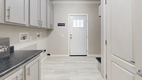 Mod0764c interior home features