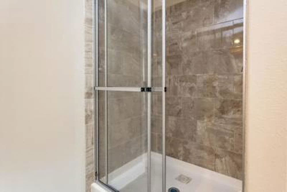 Eastman bathroom home features