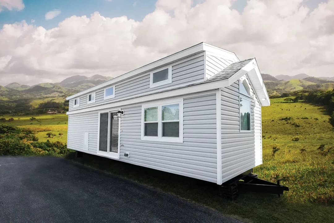 Lakeside 8155 elevation and exterior home features