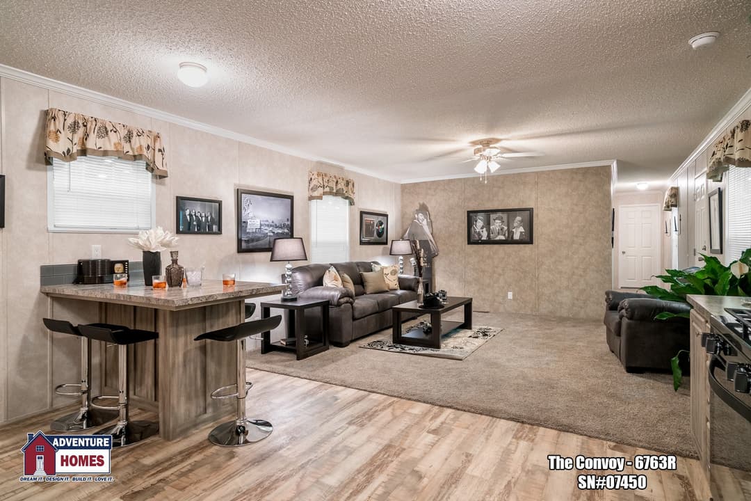 Convoy | 6763r interior home features