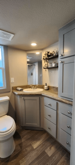 Bayside bathroom home features