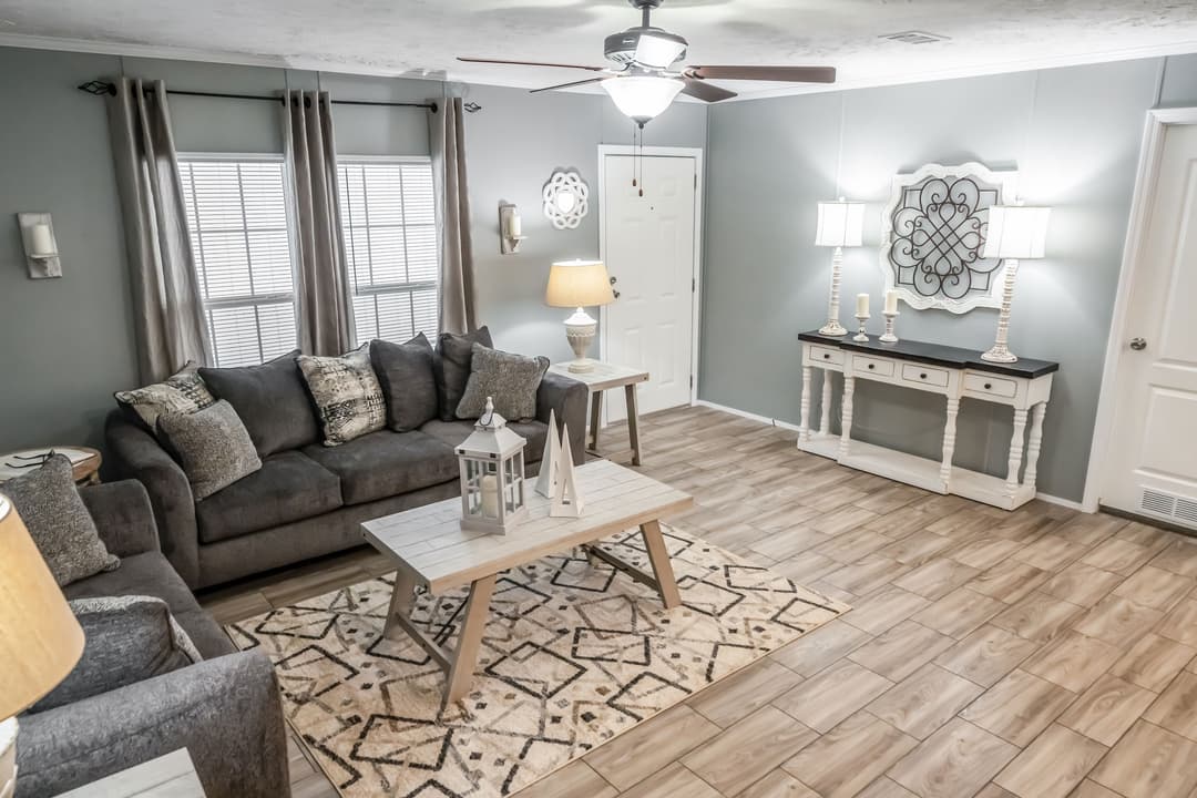 Md-50 interior home features