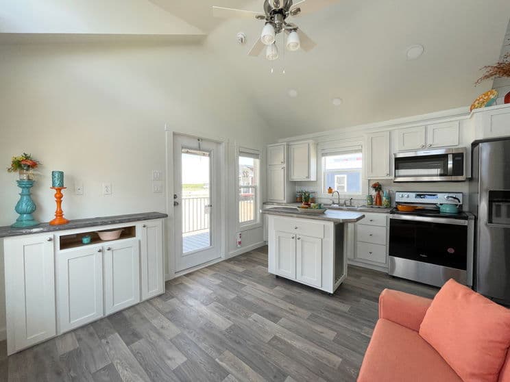 Tumbleweed kitchen home features